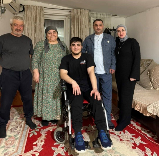 В Кизилюрте состоялся важный визит: председатель Ассоциации ветеранов «Память гор» Тагир Магомадаев вместе с супругой Хадижат навестили рядового Тайгиба Давлетмурзаева