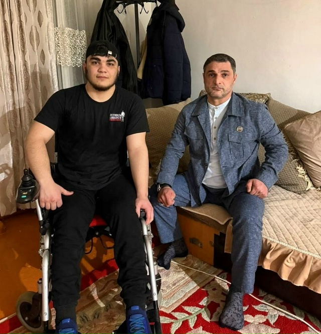 В Кизилюрте состоялся важный визит: председатель Ассоциации ветеранов «Память гор» Тагир Магомадаев вместе с супругой Хадижат навестили рядового Тайгиба Давлетмурзаева