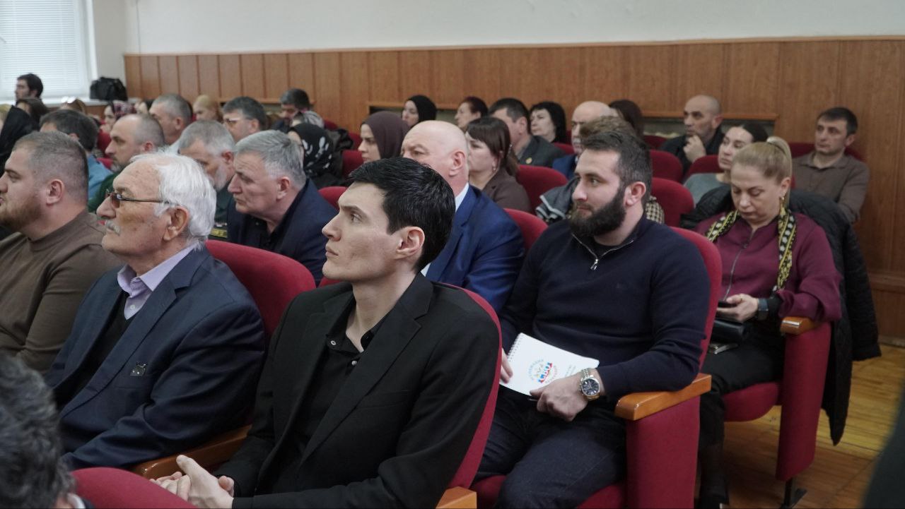 В Каспийске прошло расширенное аппаратное совещание