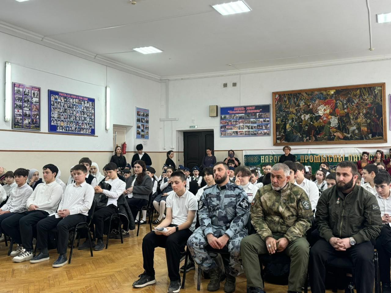 В 7-й гимназии города Каспийска состоялся урок мужества на тему «Верные сыны Отечества».