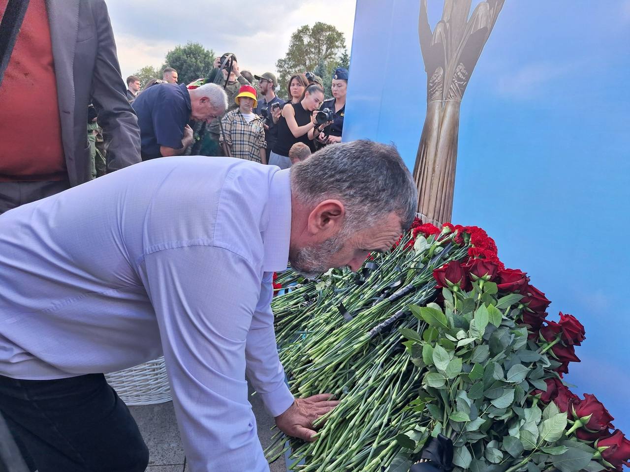 В Беслане завершились трёхдневные траурные мероприятия, посвящённые памяти жертв теракта в школе № 1