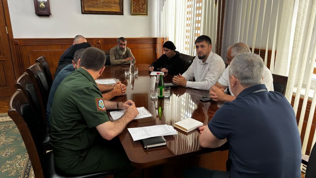 В Ахтынском районе вручены государственные награды родным погибших военнослужащих