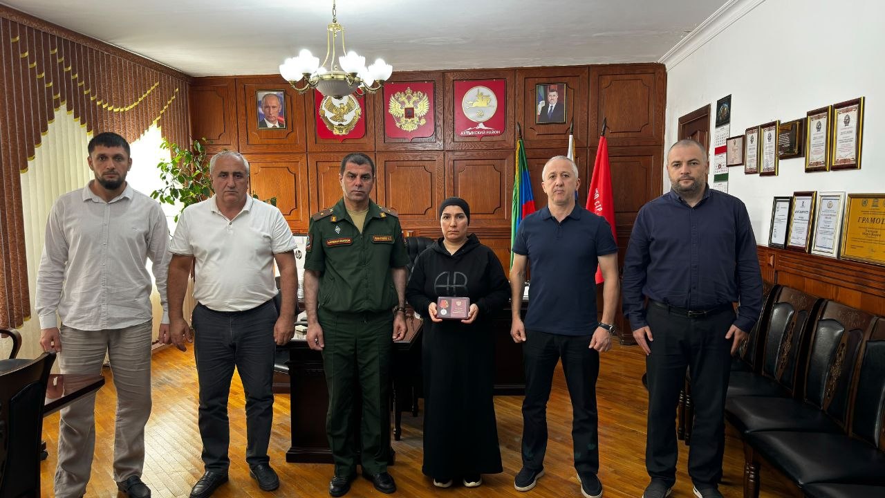 В Ахтынском районе вручены государственные награды родным погибших военнослужащих