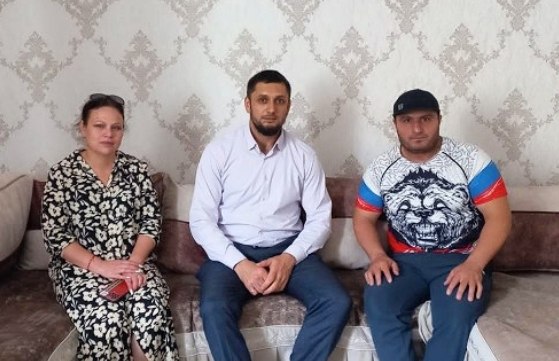 В преддверии Дня любви и верности в Ахтынском районе навестили семьи погибших защитников СВО