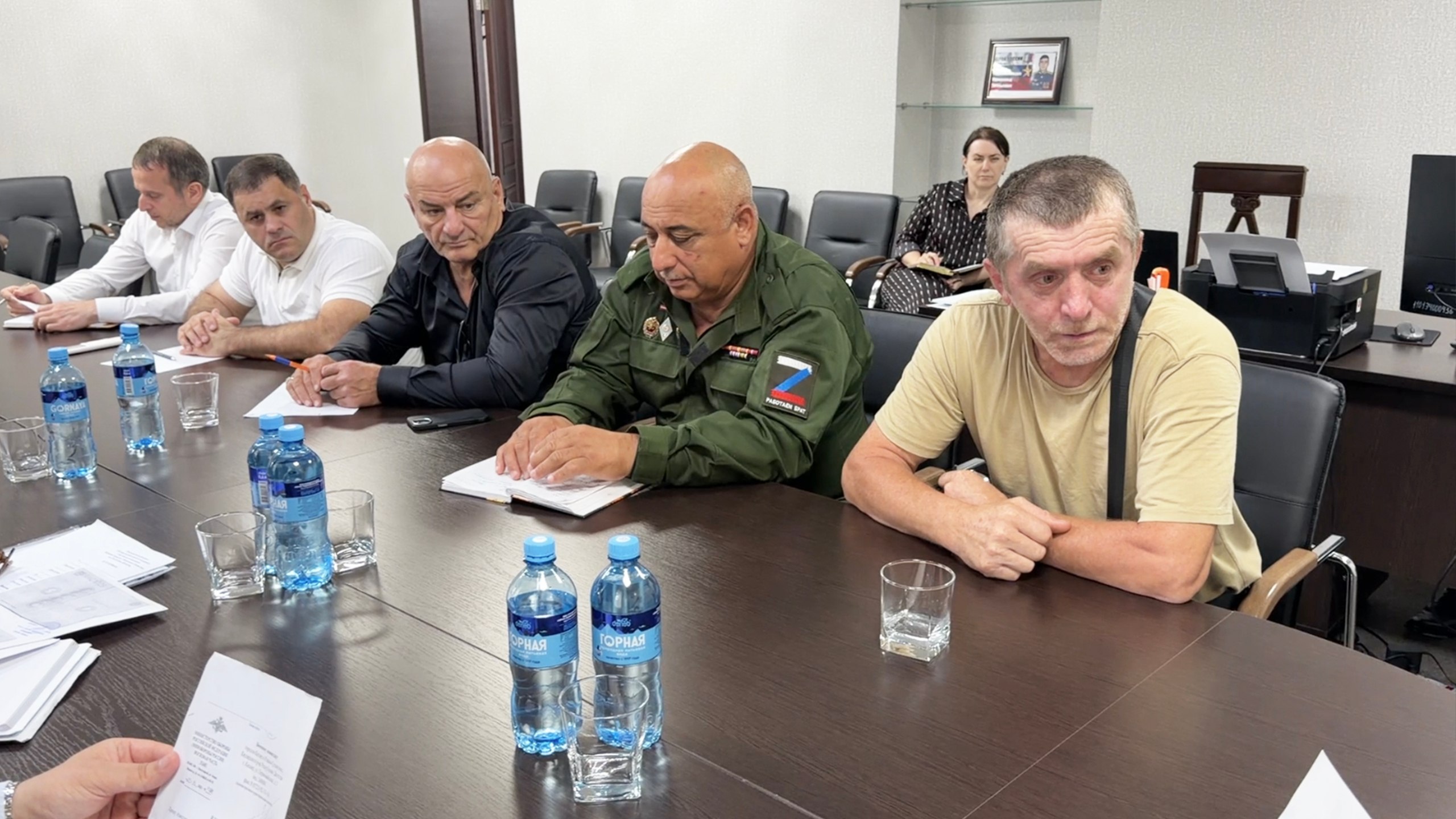В Южно-Сухокумске прошёл очередной приём граждан: поддержка семей героев — в приоритете