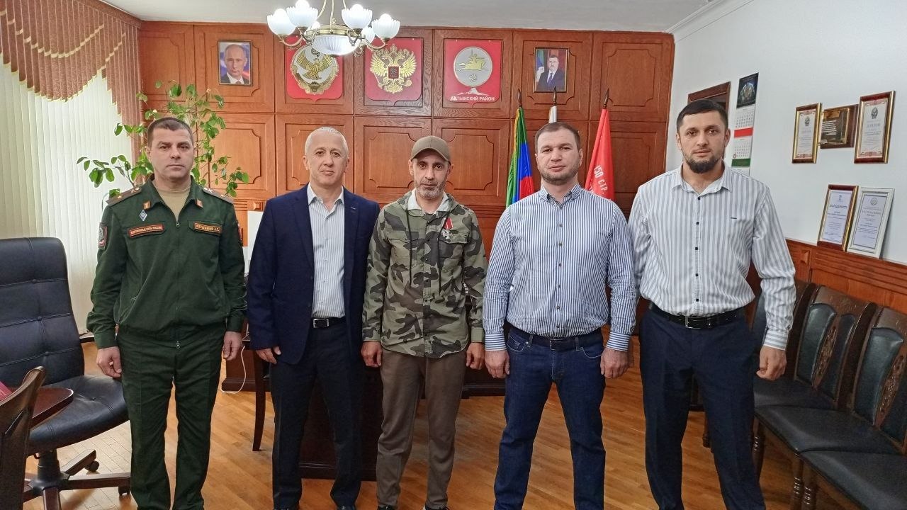 В Ахтынском районе участникам Специальной военной операции  вручили государственные награды.